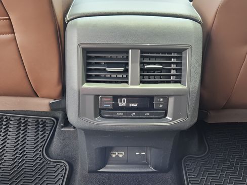 Certified 2021 Volkswagen Atlas SEL AWD/4WD image 11