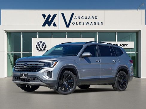 New 2024 Volkswagen Atlas SE image 1