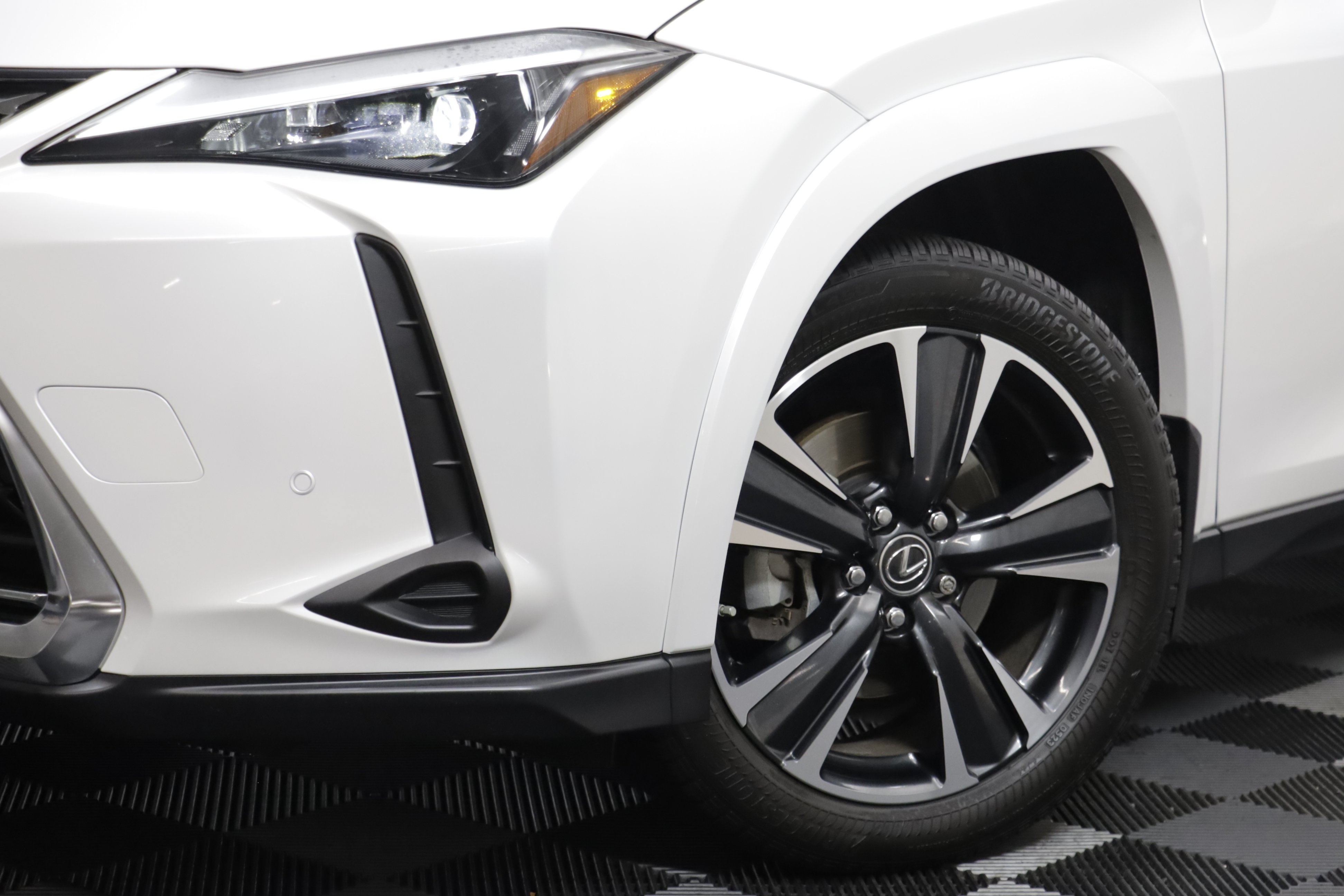Used 2023 Lexus UX 250h AWD w/ Accessory Package (Z2) image 3