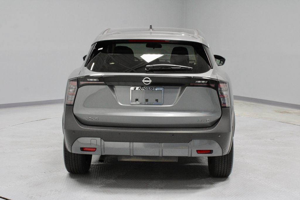 Certified 2025 Nissan Kicks SV AWD/4WD image 10