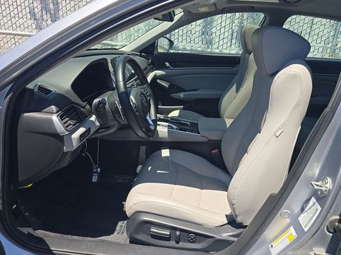 Used 2020 Honda Accord Touring image 10