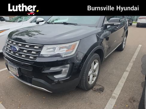 Used 2017 Ford Explorer XLT w/ Equipment Group 202A AWD/4WD image 1