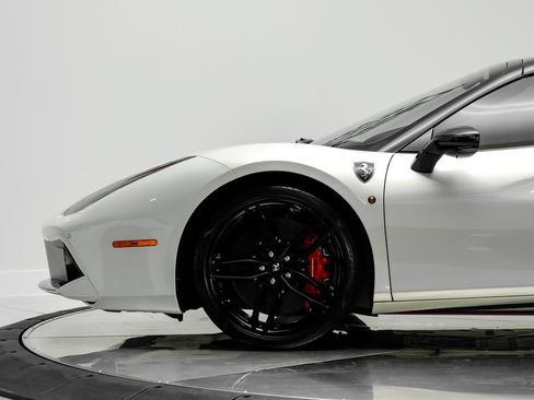 Used 2018 Ferrari 488 Spider RWD image 13
