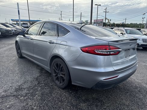 Used 2020 Ford Fusion SE w/ Equipment Group 151A FWD image 5