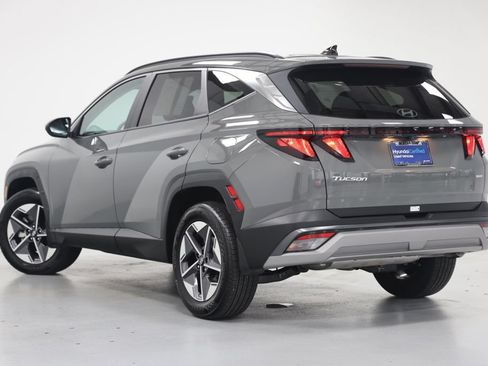 Certified 2025 Hyundai Tucson SEL AWD/4WD image 4
