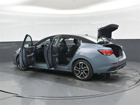 Used 2025 Nissan Sentra SR w/ SR Premium Package image 47