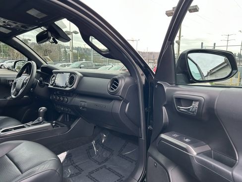 Certified 2021 Toyota Tacoma TRD Off-Road w/ TRD Premium Off Road Package image 15