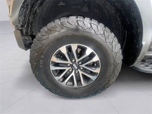 Used 2019 Ford F150 Raptor w/ Equipment Group 801A Mid image 9