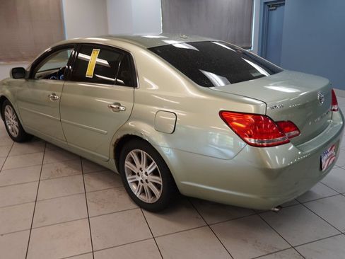 Used 2010 Toyota Avalon Limited FWD image 10