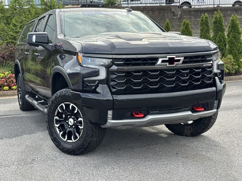Used 2023 Chevrolet Silverado 1500 ZR2 w/ Technology Package AWD/4WD image 2