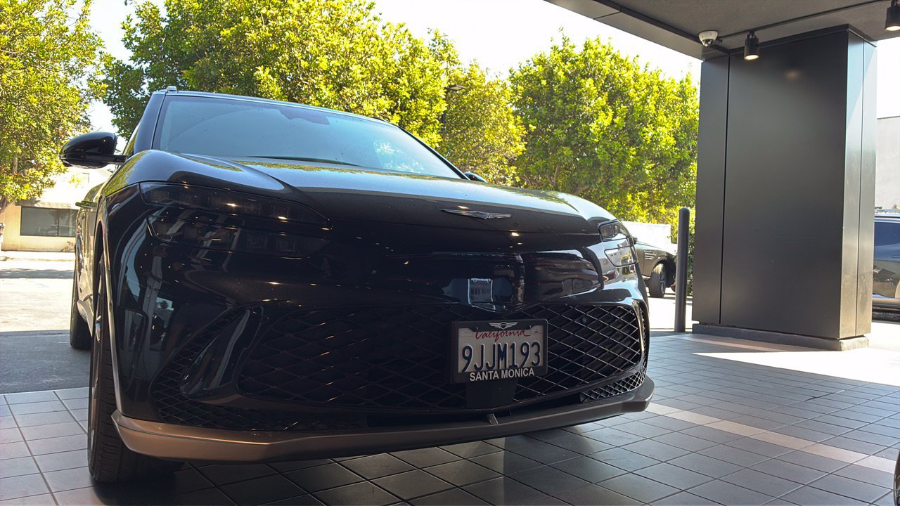 Used 2023 Genesis GV60 Performance AWD/4WD image 32