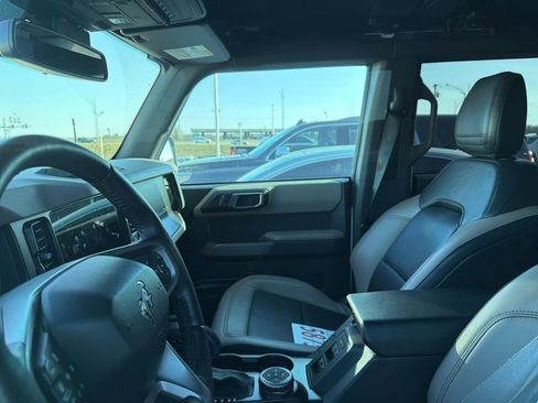 Used 2022 Ford Bronco Wildtrak image 8