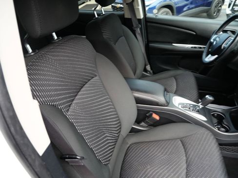 Used 2019 Dodge Journey SE w/ Connectivity Group FWD image 28