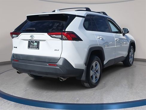 Used 2019 Toyota RAV4 XLE w/ Convenience Package image 6