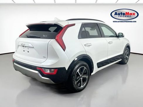 Used 2023 Kia Niro FWD image 2