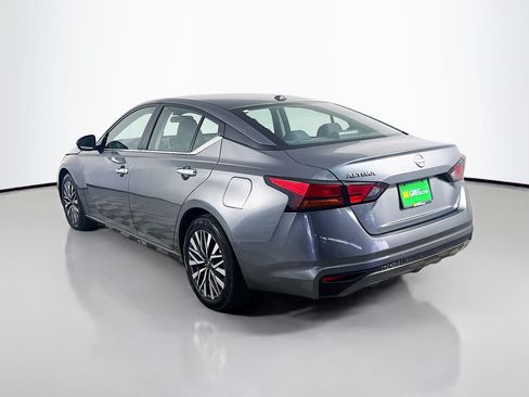 Used 2025 Nissan Altima 2.5 SV FWD image 7