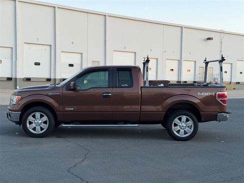 Used 2011 Ford F150 XLT w/ XLT Chrome Pkg image 4