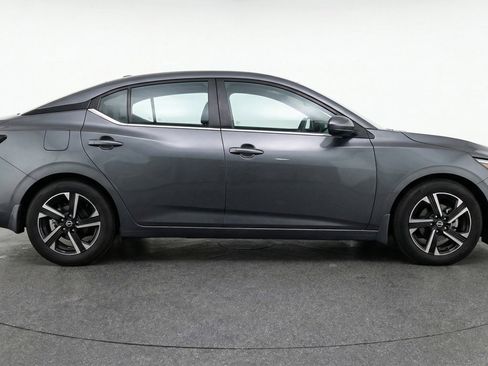 Used 2025 Nissan Sentra SV image 8