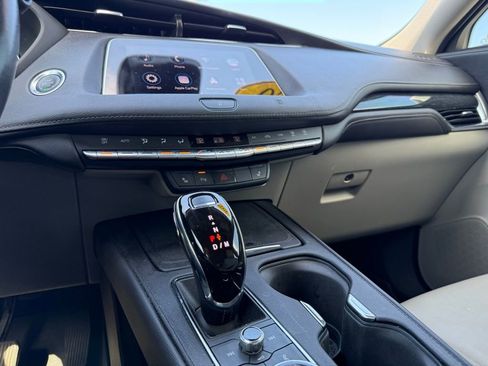 Used 2020 Cadillac XT4 Premium Luxury w/ Cold Weather Package image 27