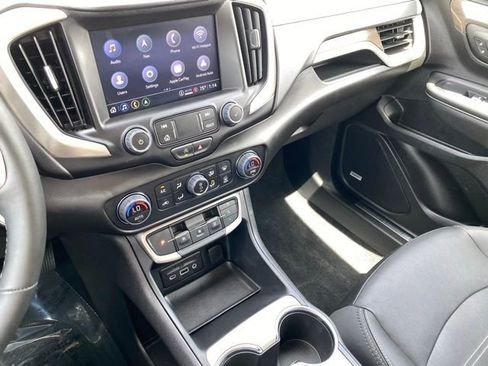 Used 2024 GMC Terrain Denali w/ Denali Premium Package AWD/4WD image 16