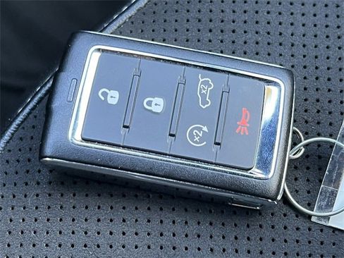 Certified 2023 Jeep Grand Cherokee Altitude image 28