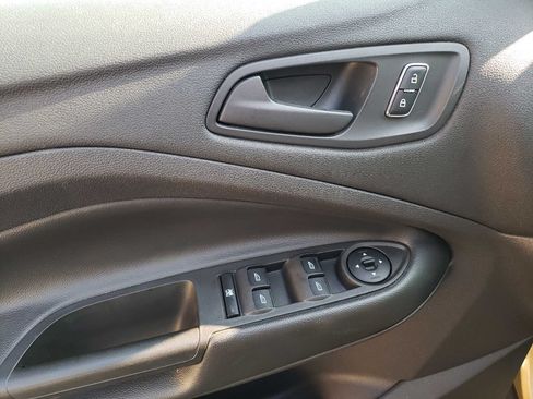 Used 2014 Ford Escape S FWD image 22