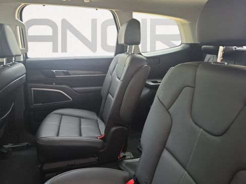 Certified 2024 Kia Telluride EX w/ EX Captain's Chair Package FWD image 22