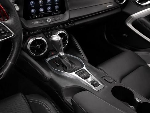 Used 2019 Chevrolet Camaro SS RWD image 16