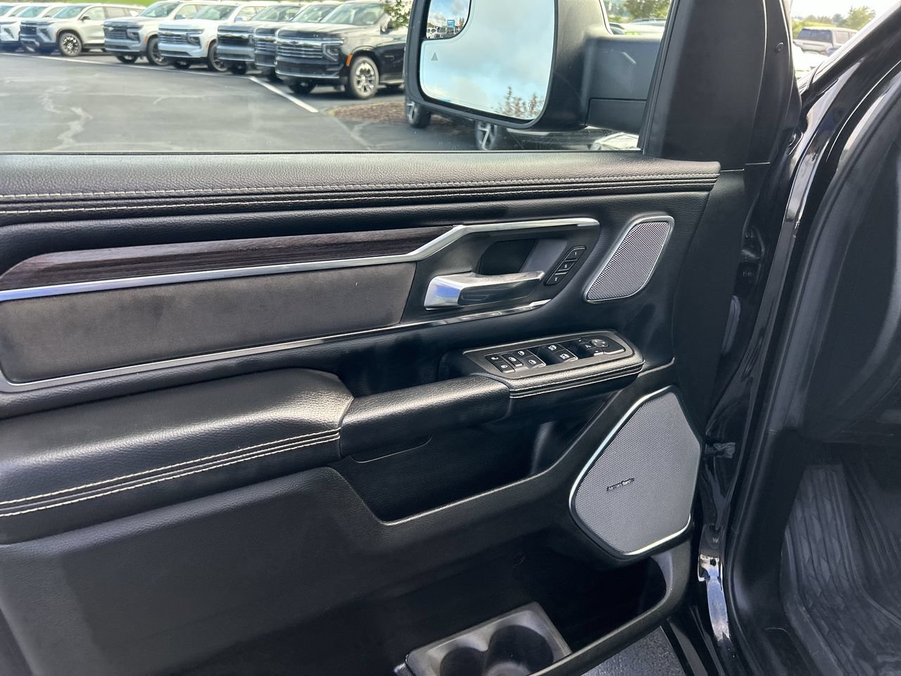 Used 2025 RAM 1500 Laramie AWD/4WD image 20