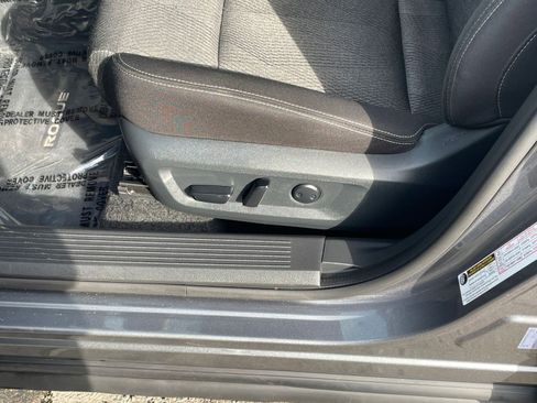 Used 2025 Nissan Rogue SV image 22