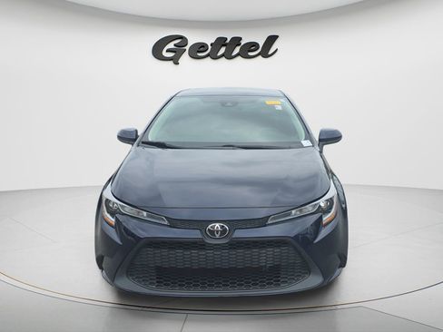 Used 2020 Toyota Corolla LE FWD image 2