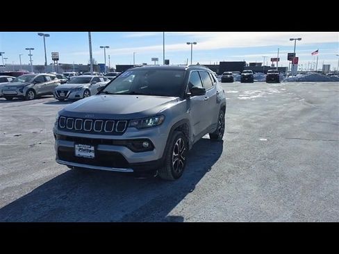 Used 2022 Jeep Compass Limited AWD/4WD image 4