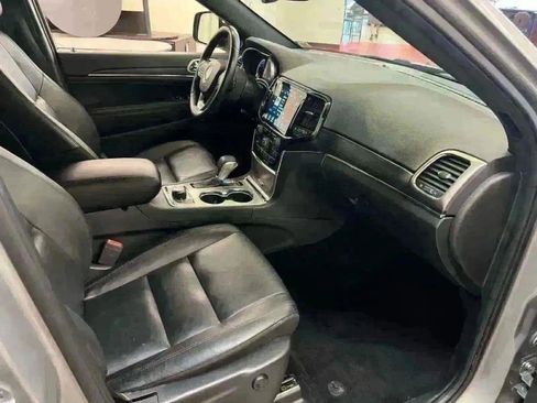 Used 2019 Jeep Grand Cherokee Limited image 29