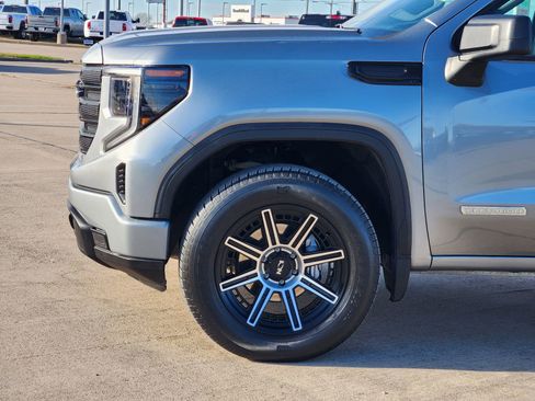 Used 2023 GMC Sierra 1500 Elevation w/ LPO, Elevation Black Package image 10