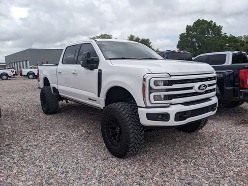Used 2025 Ford F350 Lariat image 2