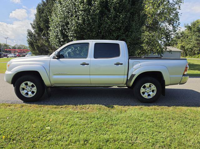Used 2012 Toyota Tacoma PreRunner w/ SR5 Pkg RWD image 1
