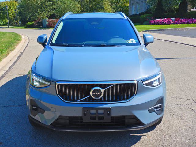 Used 2023 Volvo XC40 B5 Plus AWD/4WD image 7