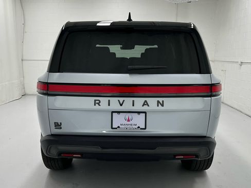Used 2025 Rivian R1S Adventure image 7