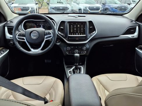 Used 2017 Jeep Cherokee Limited FWD image 7