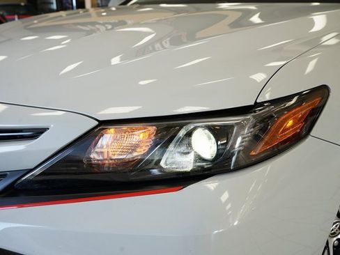 Used 2022 Toyota Camry SE image 21