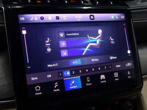 Used 2024 Jeep Grand Cherokee Limited image 32