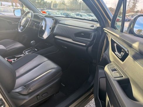 Used 2025 Subaru Forester Limited image 17