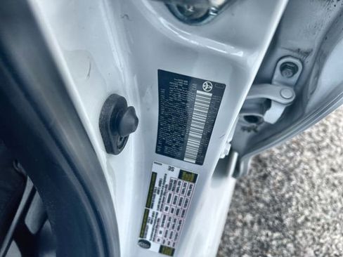 Used 2025 Toyota Corolla LE image 32