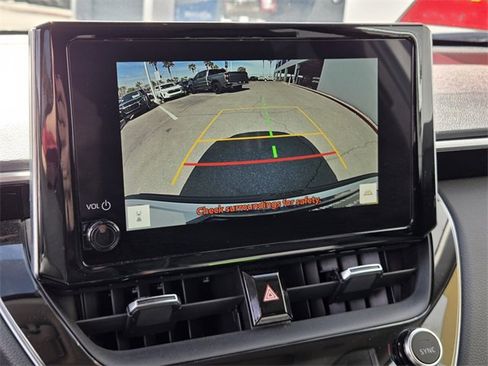 Used 2023 Toyota Corolla Cross XLE w/ Convenience Package image 21