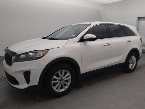 Used 2019 Kia Sorento LX image 2