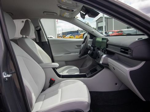 Certified 2025 Hyundai Kona SEL FWD image 18