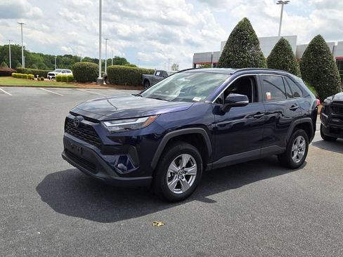Used 2025 Toyota RAV4 XLE AWD/4WD image 3