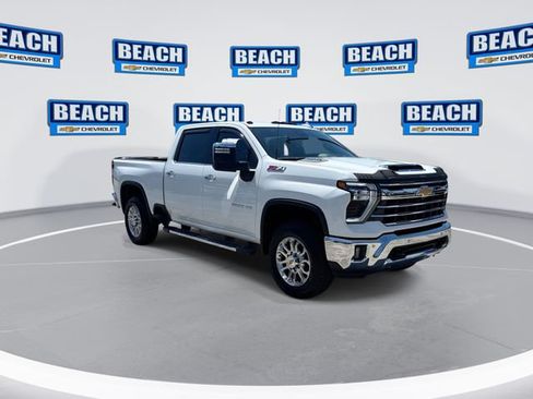 Used 2025 Chevrolet Silverado 2500 LTZ w/ LTZ Convenience Package AWD/4WD image 3