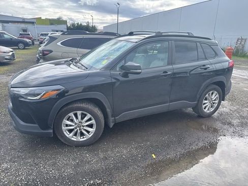 Used 2022 Toyota Corolla Cross LE image 4