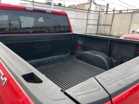 Used 2024 GMC Sierra 1500 SLE image 22